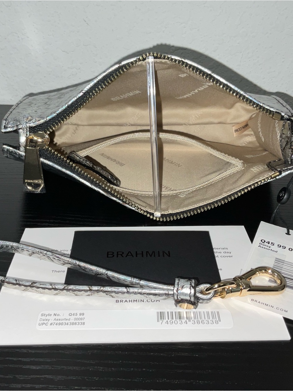Brahmin Daisy SILVER PLATINUM SNAKE PRINT Wristlet Cosmetic Bag HTF - Picture 8 of 8